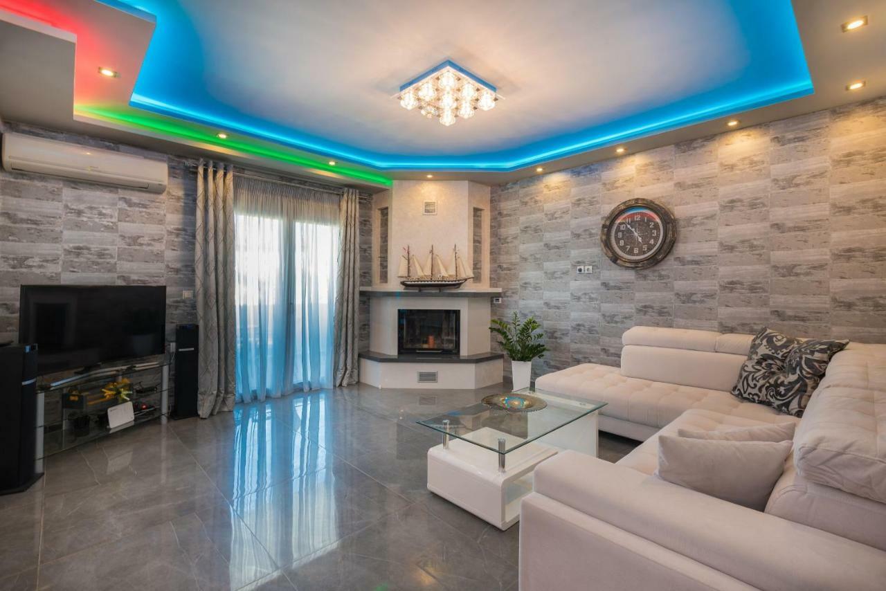 Shameti - Private With Pool And Billiards Near By Mana Gers Villa